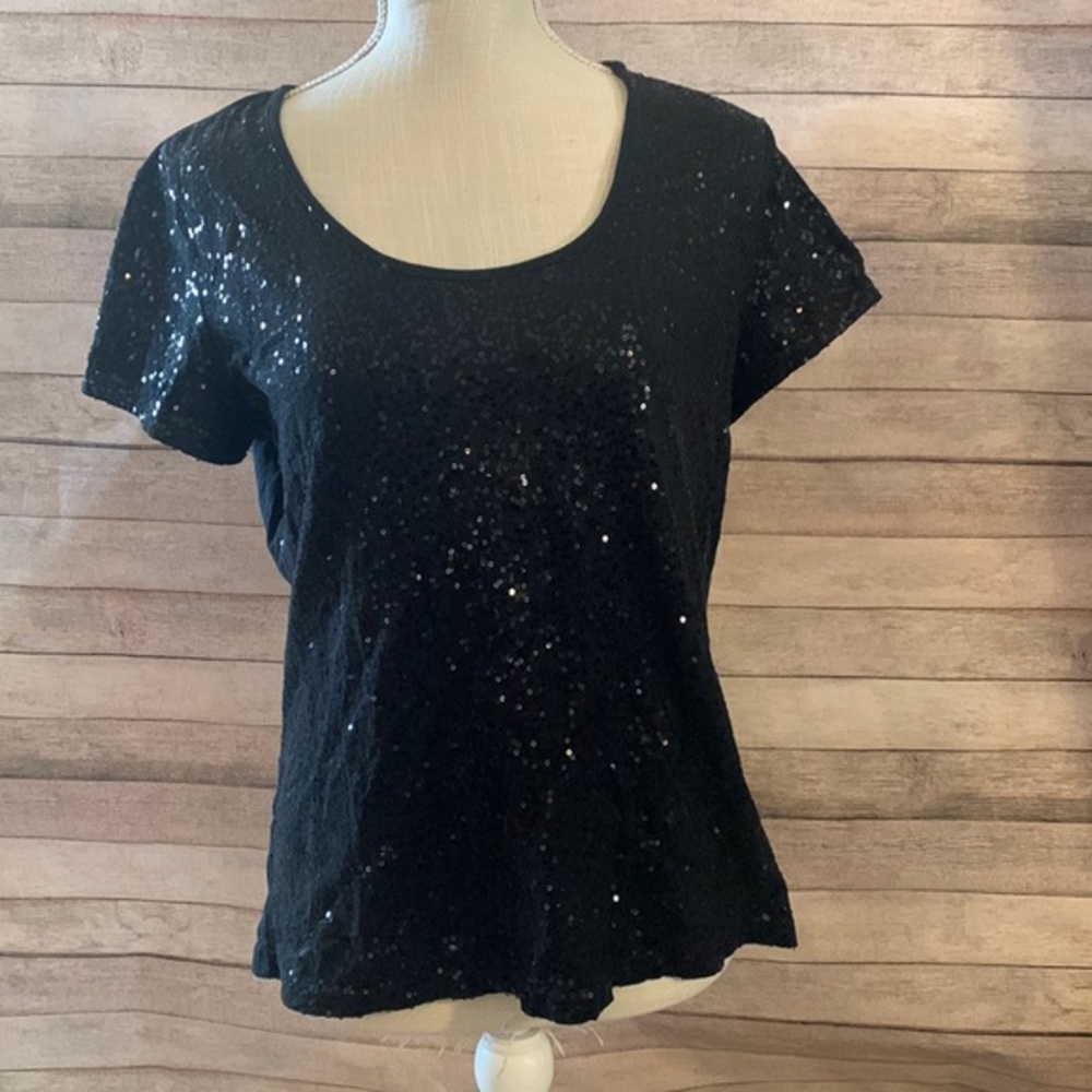 Kiara Women’s Shirt Size L.